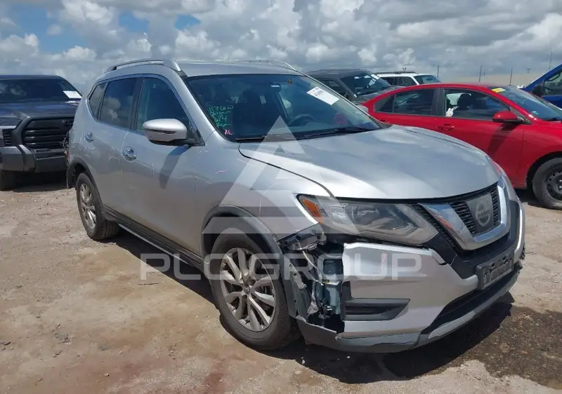 2017 Nissan ROGUE photo