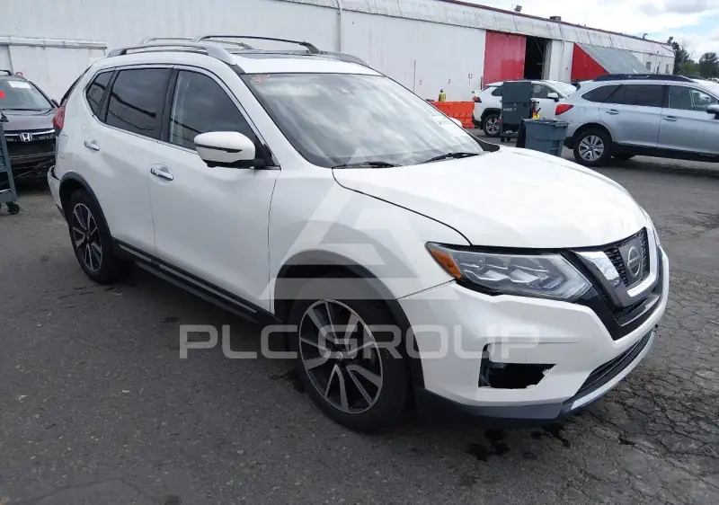 2017 Nissan ROGUE photo