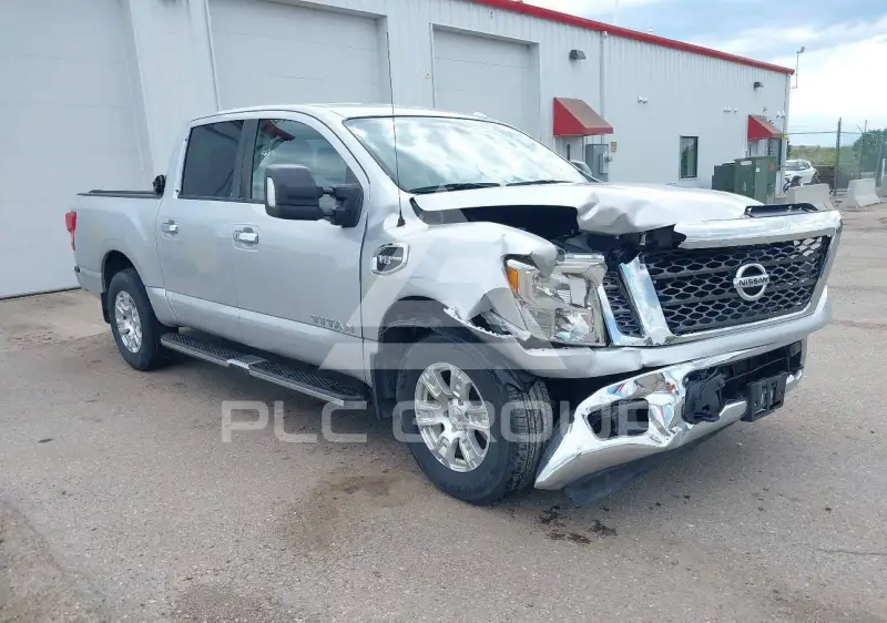 2017 Nissan TITAN фото