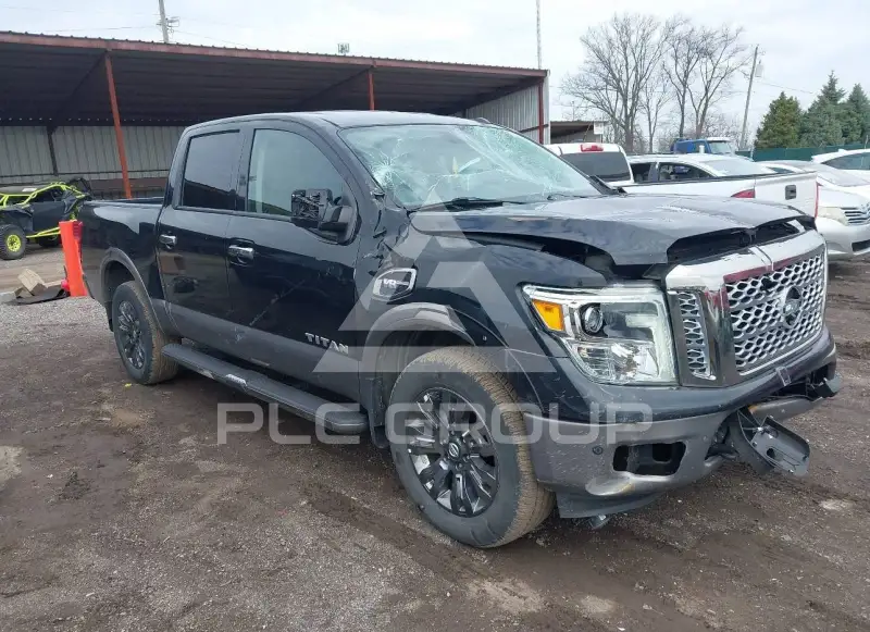 2017 Nissan TITAN фото