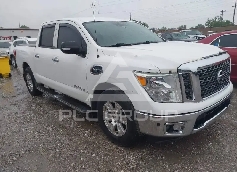 2017 Nissan TITAN фото