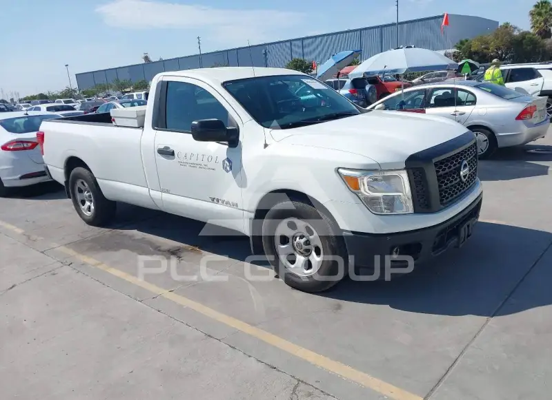 2017 Nissan TITAN фото