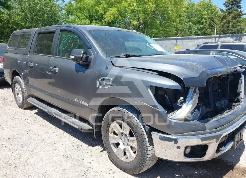2017 Nissan TITAN photo