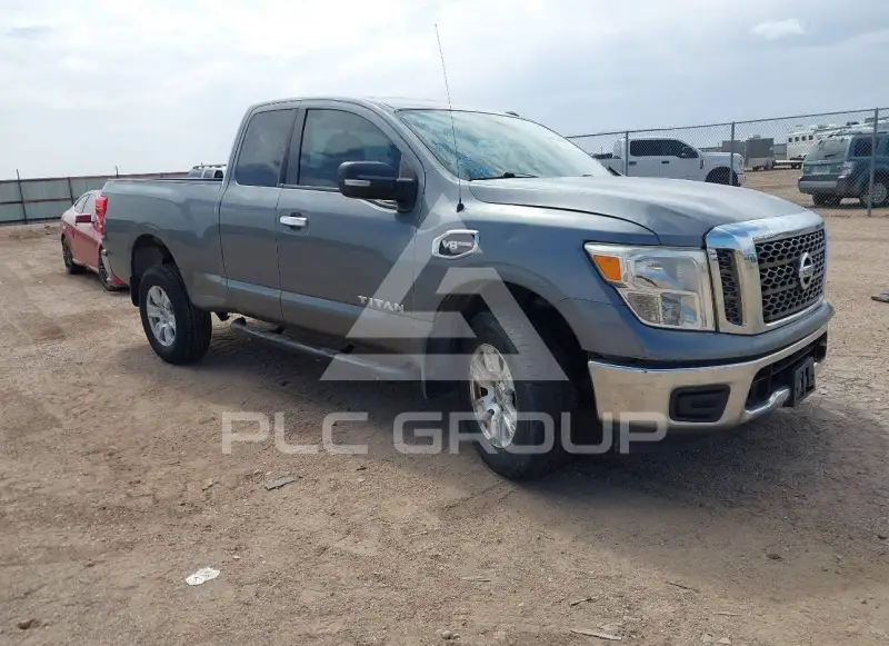 2017 Nissan TITAN фото