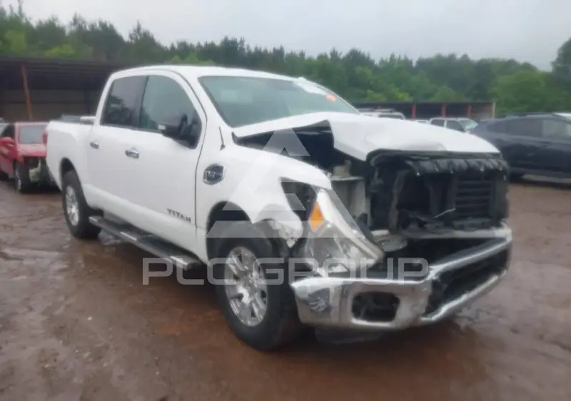 2017 Nissan TITAN фото