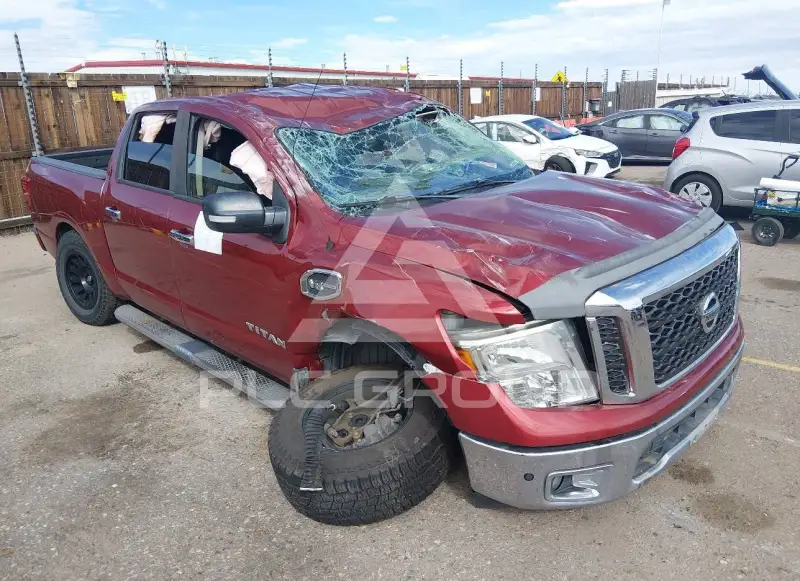2017 Nissan TITAN фото