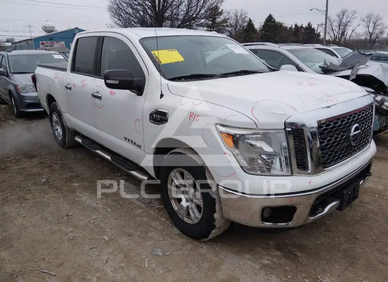 2017 Nissan TITAN photo