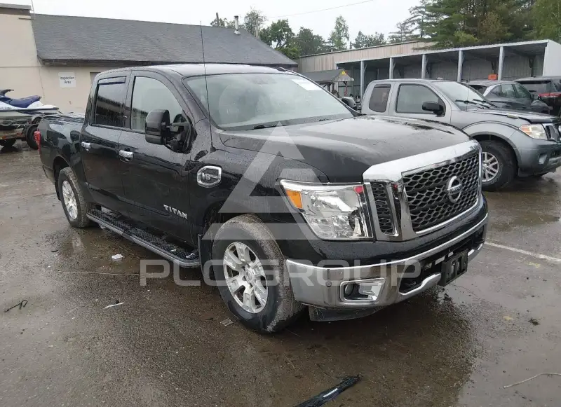 2017 Nissan TITAN фото