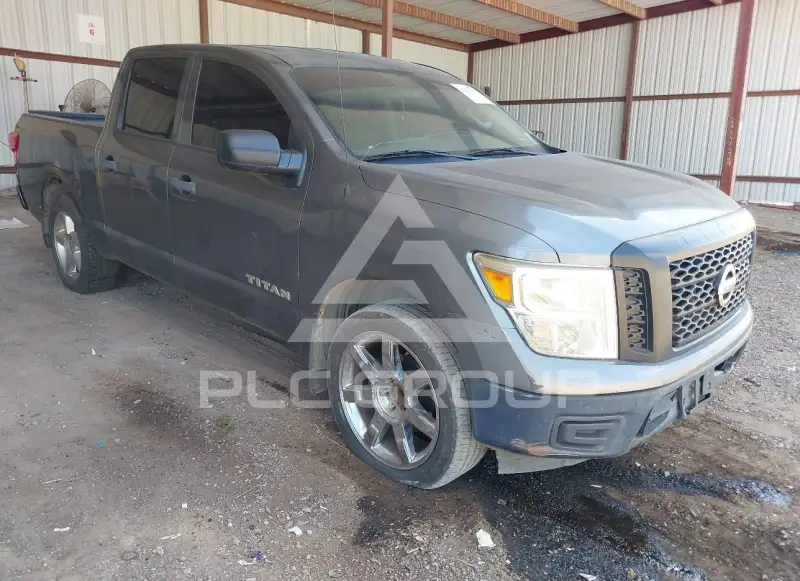 2017 Nissan TITAN фото