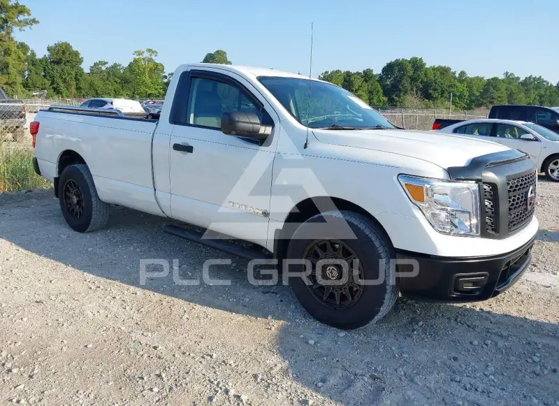 2017 Nissan TITAN фото
