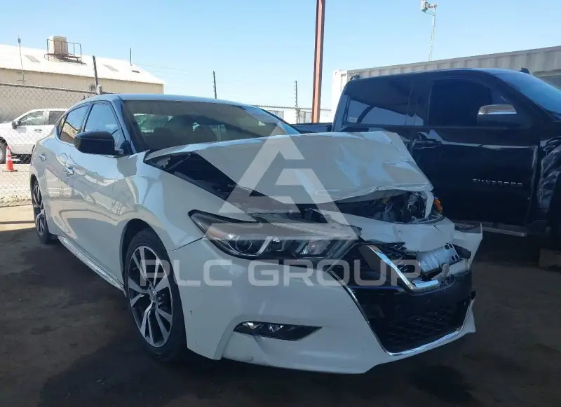 2017 Nissan MAXIMA photo