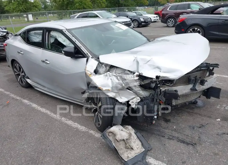 2017 Nissan MAXIMA photo