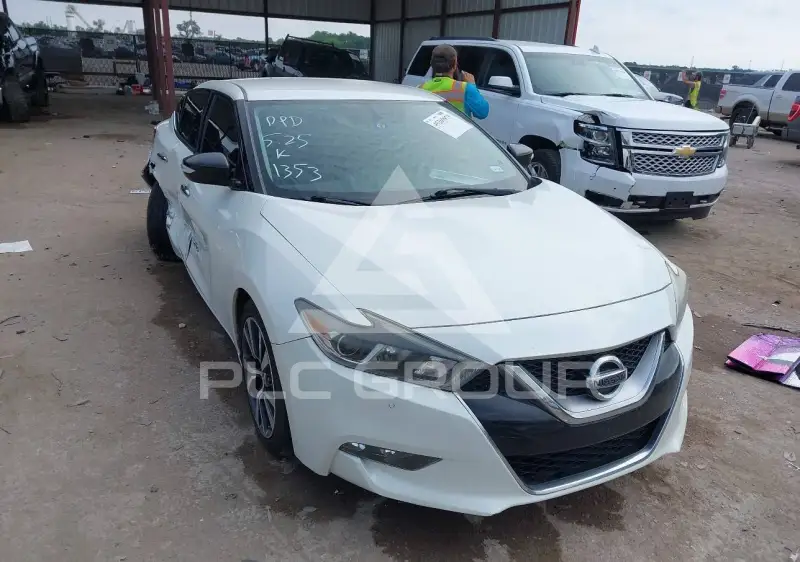 2017 Nissan MAXIMA photo