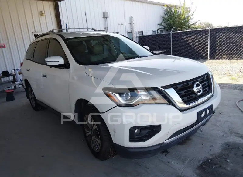 2017 Nissan PATHFINDER photo