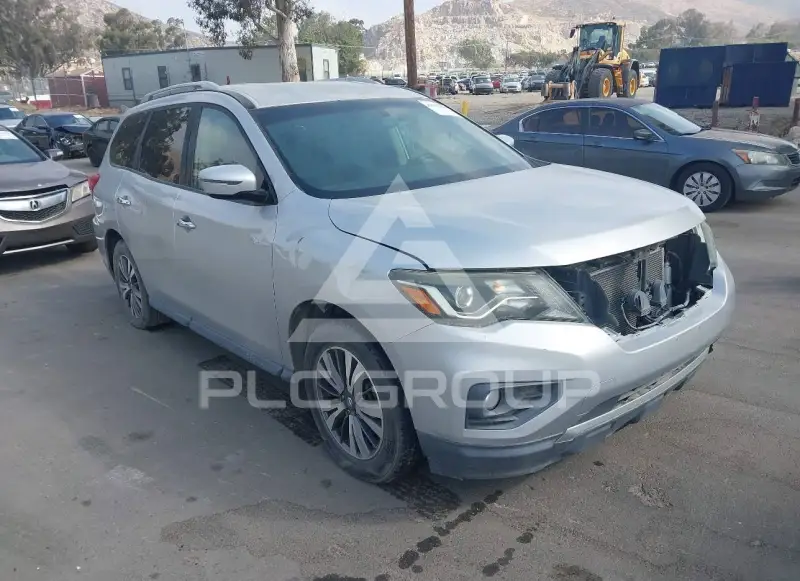 2017 Nissan PATHFINDER photo