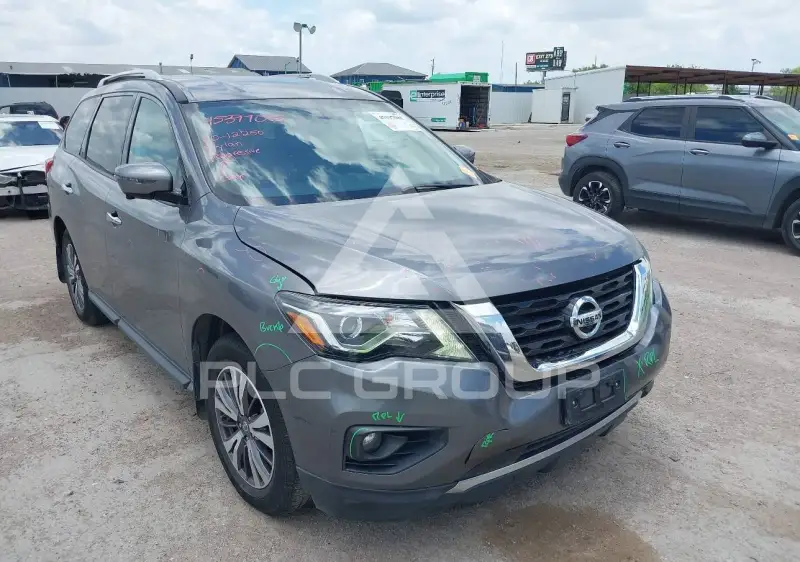 2017 Nissan PATHFINDER photo