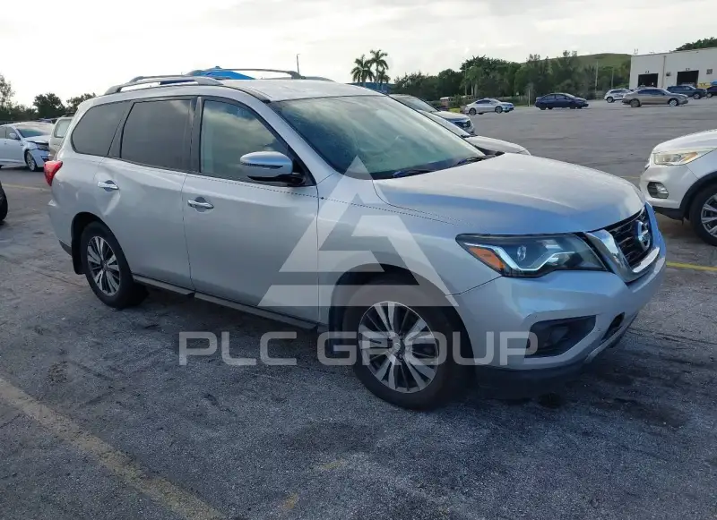 2017 Nissan PATHFINDER photo