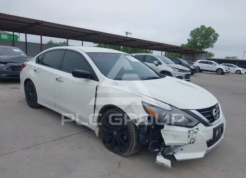 2017 Nissan ALTIMA photo