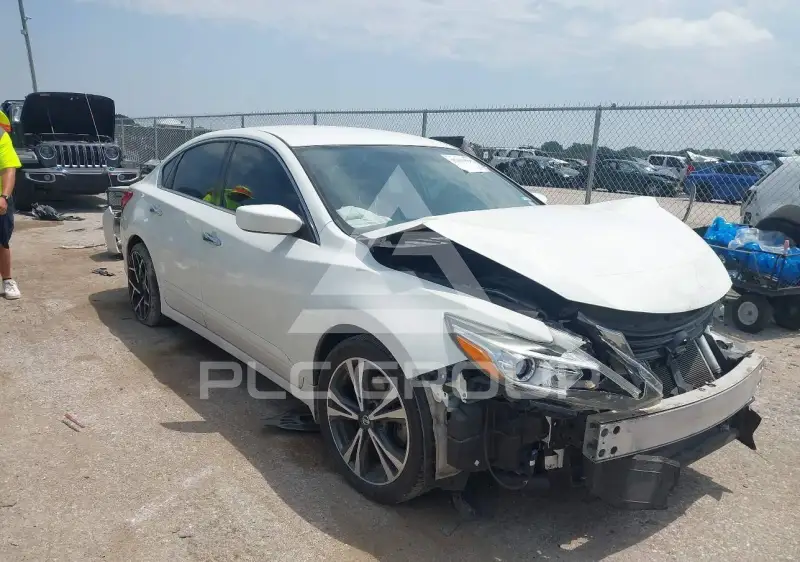 2017 Nissan ALTIMA фото