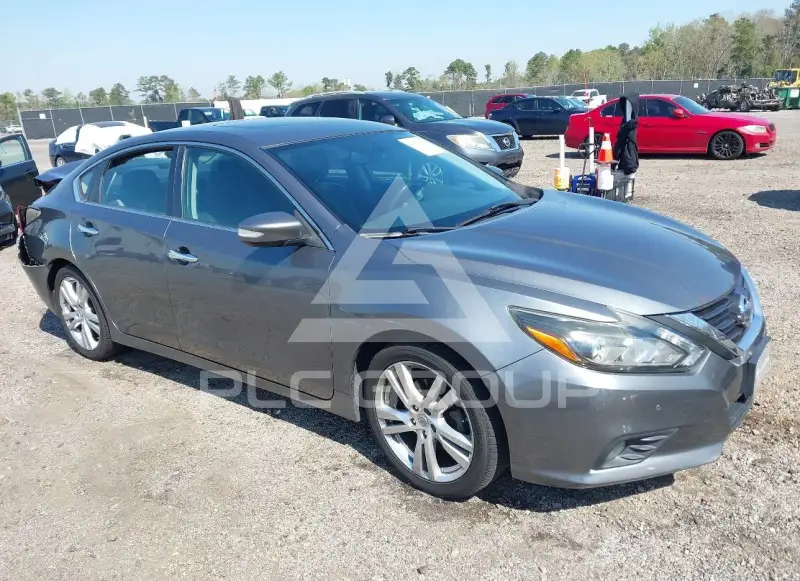 2017 Nissan ALTIMA фото
