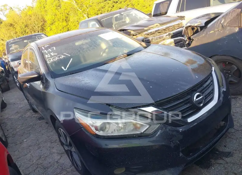 2017 Nissan ALTIMA photo