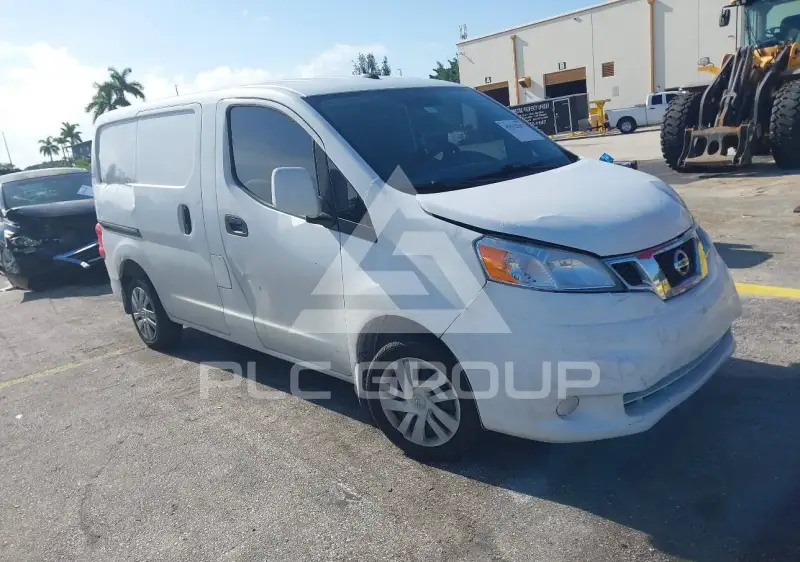 2017 Nissan NV 200 фото