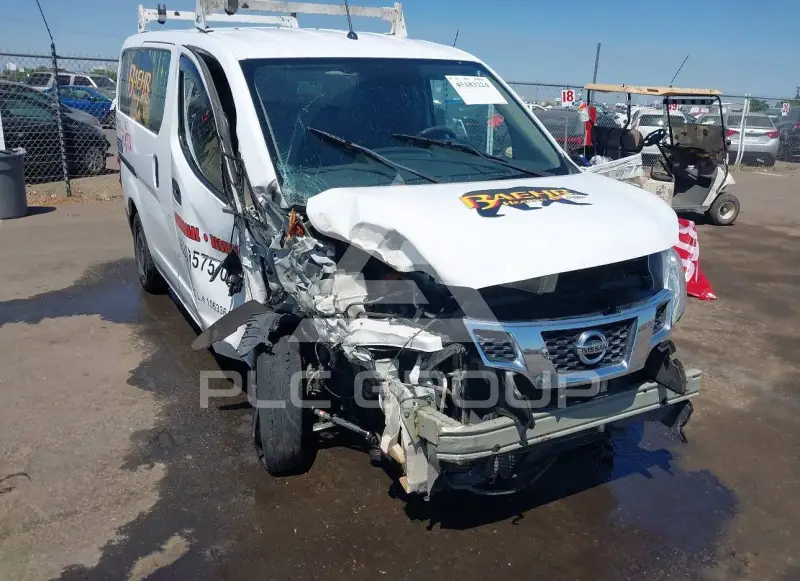 2017 Nissan NV 200 фото