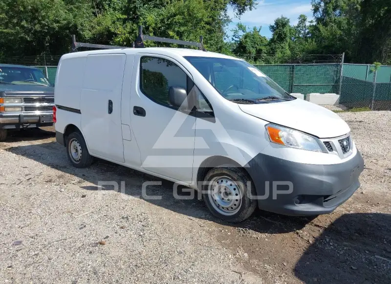 2017 Nissan NV 200 photo