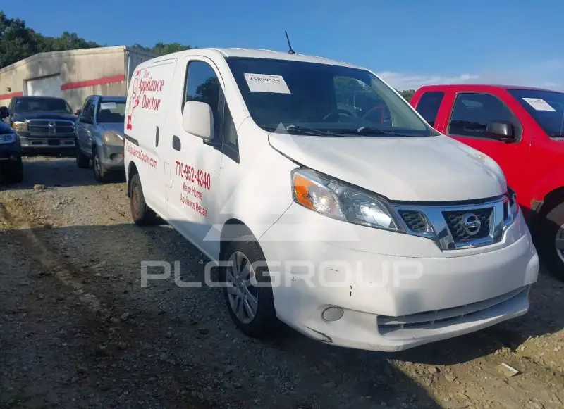 2017 Nissan NV 200 photo