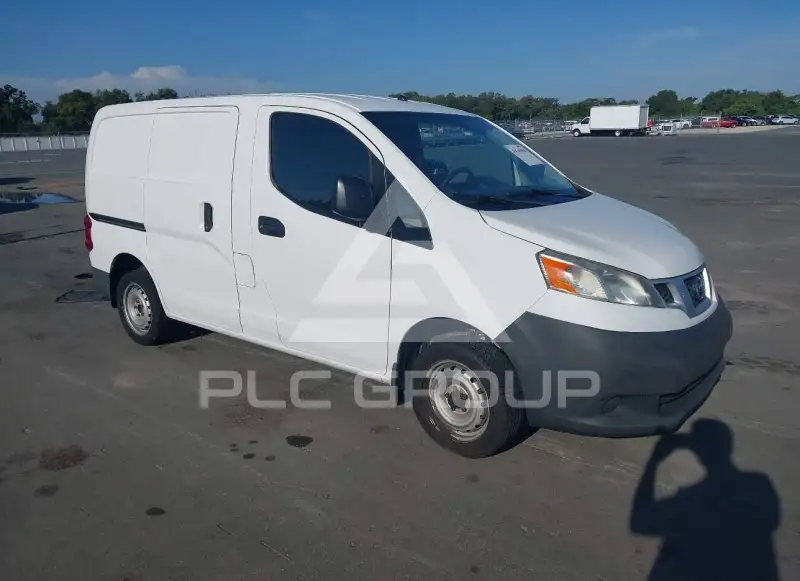 2017 Nissan NV 200 photo