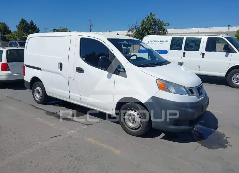 2017 Nissan NV 200 фото