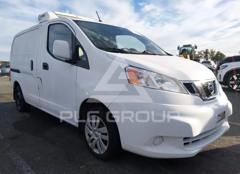 2017 Nissan NV 200 фото