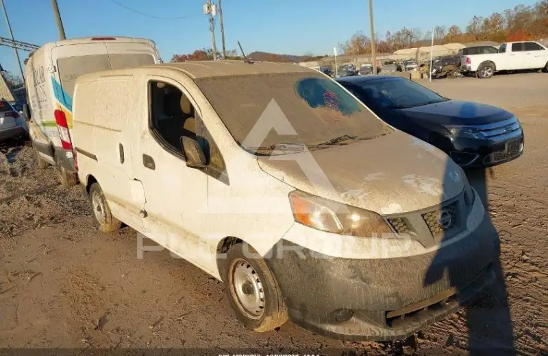 2017 Nissan NV 200 photo