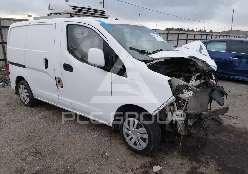 2017 Nissan NV 200 photo