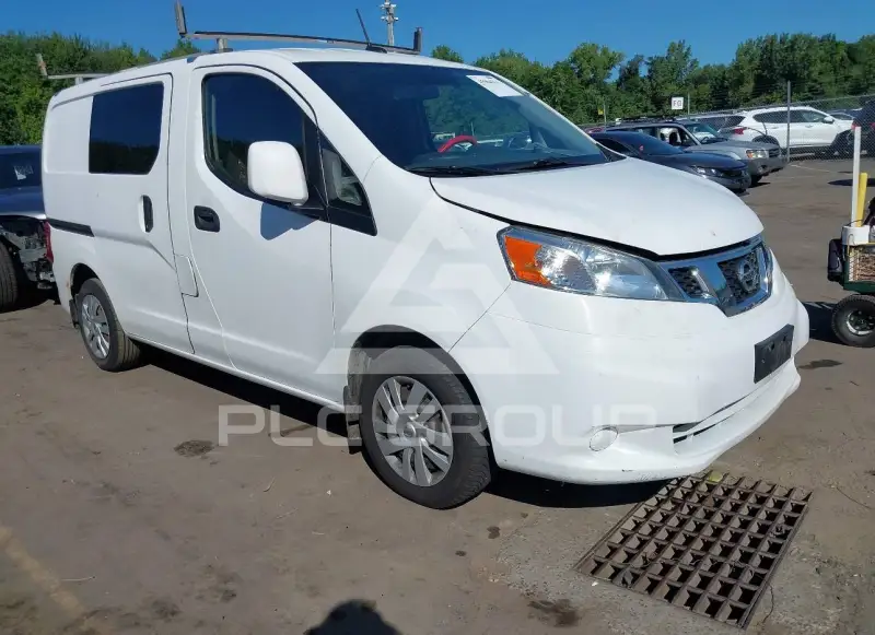 2017 Nissan NV 200 фото