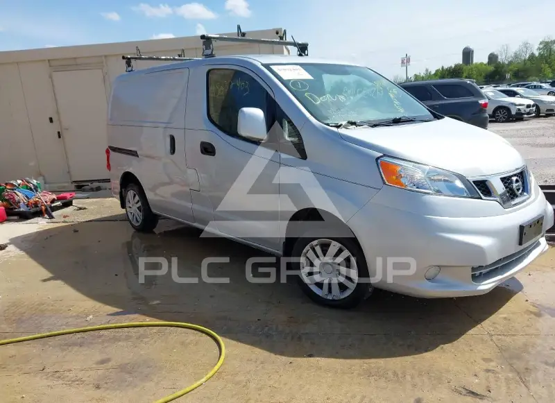 2017 Nissan NV 200 фото