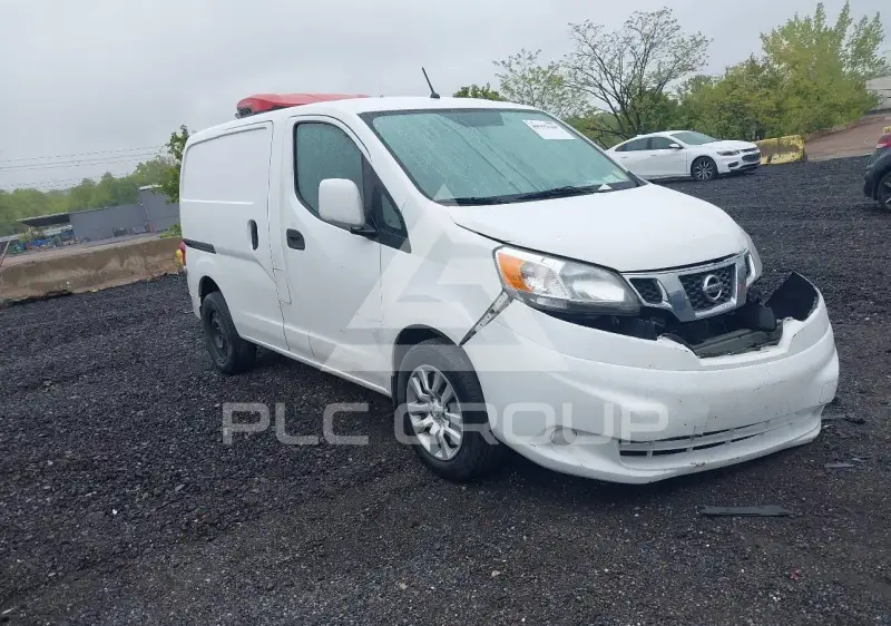 2017 Nissan NV 200 photo