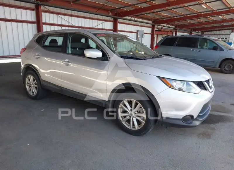 2017 Nissan ROGUE photo
