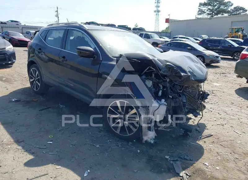 2017 Nissan ROGUE photo