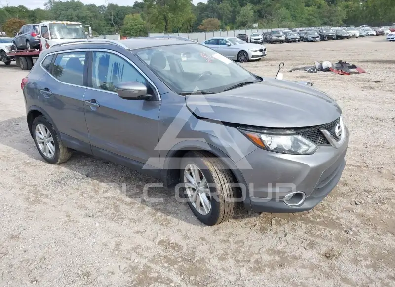 2017 Nissan ROGUE photo