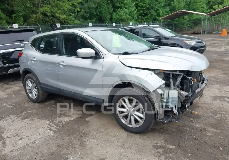 2017 Nissan ROGUE photo