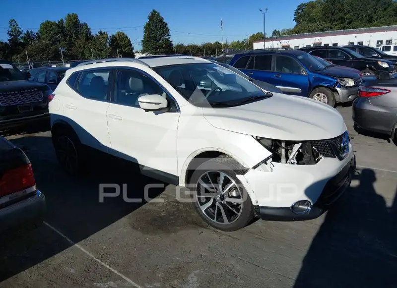 2017 Nissan ROGUE photo