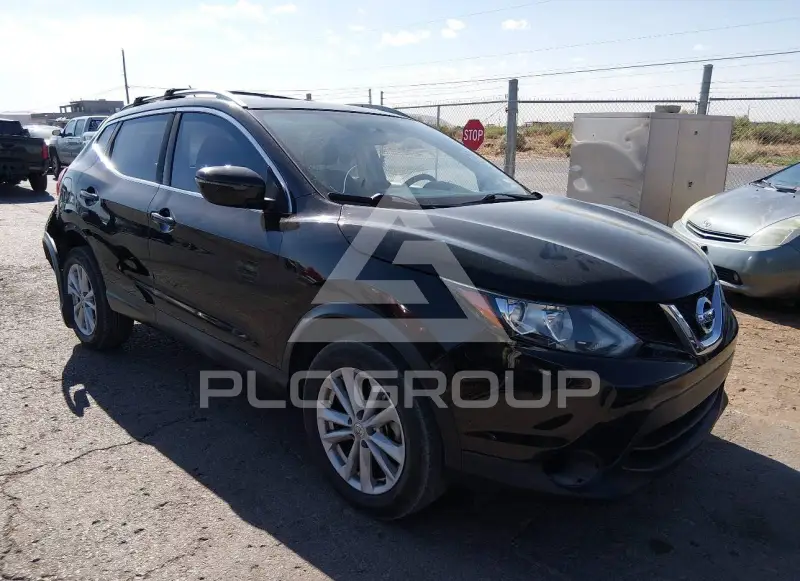 2017 Nissan ROGUE photo