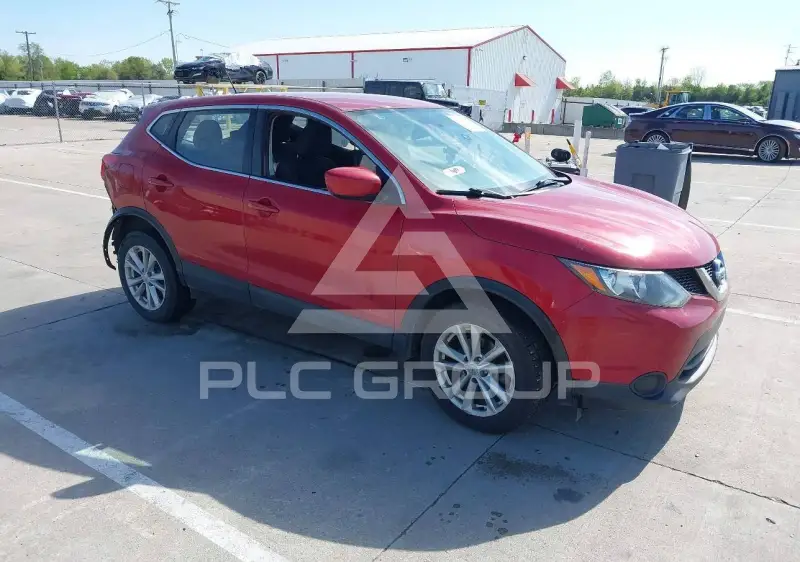 2017 Nissan ROGUE photo