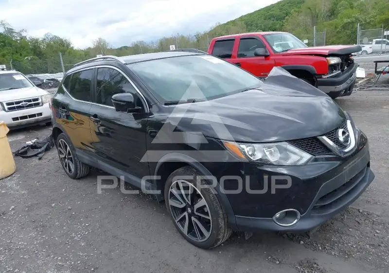 2017 Nissan ROGUE photo