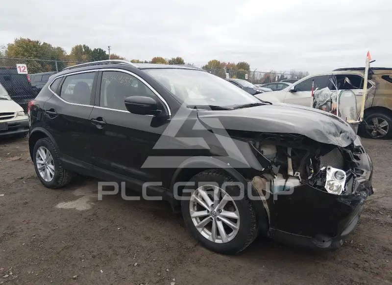 2017 Nissan ROGUE photo
