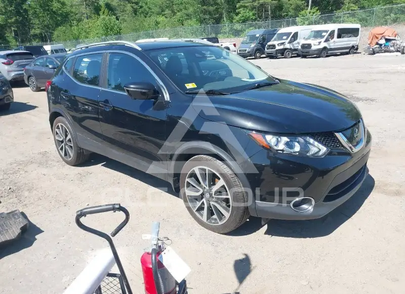 2017 Nissan ROGUE photo