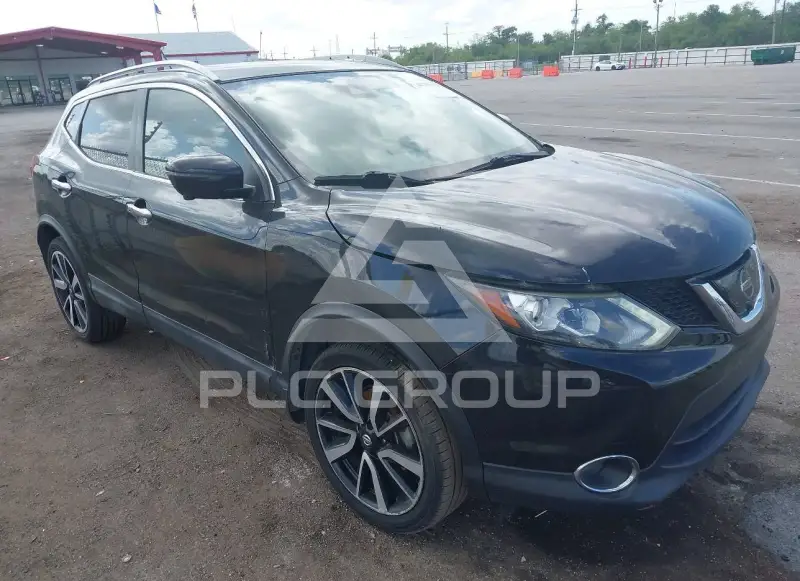 2017 Nissan ROGUE photo