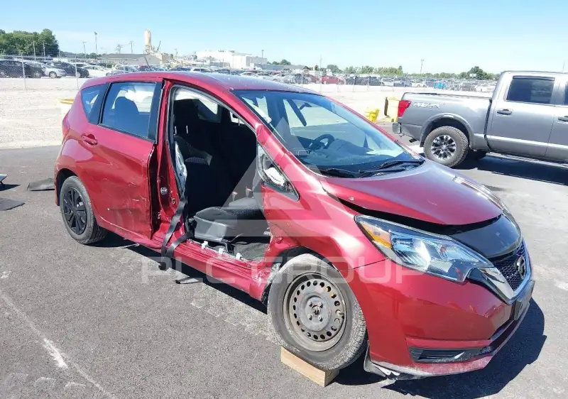 2017 Nissan VERSA фото