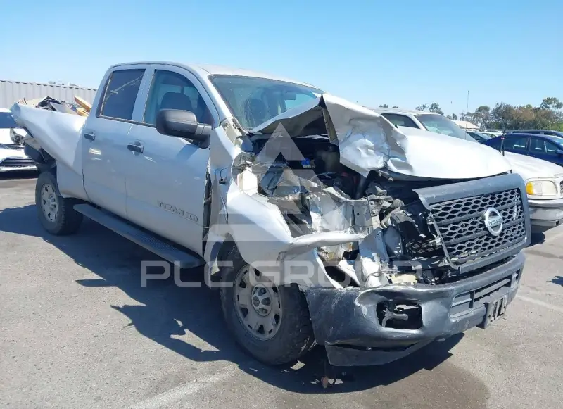 2017 Nissan TITAN photo